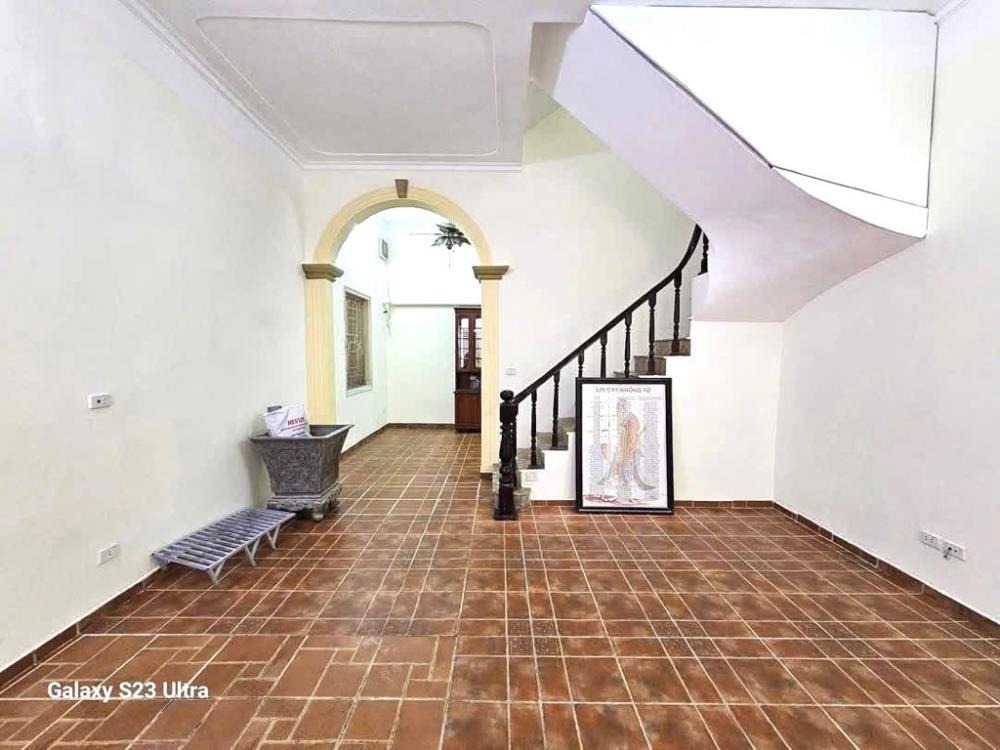Nhà đẹp trung tâm Hoàng Hoa Thám - Giá 9 tỷ - 60m2