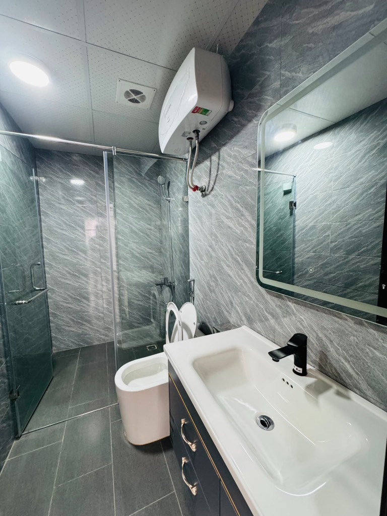 Bán nhà phố Lương Khánh Thiện, lô góc 3 mặt thoáng, ngõ thông, full nội thất