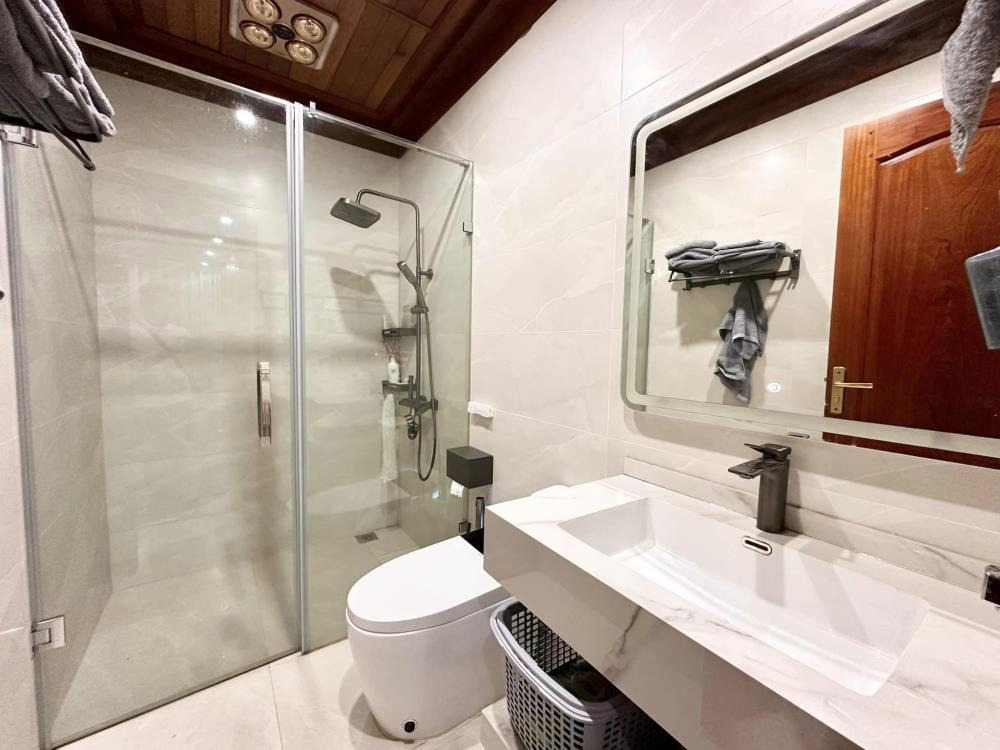 Bán Nhà Mặt Phố Hoàng Quốc Việt - Kinh Doanh Đỉnh Cao | Vị Trí Đắc Địa