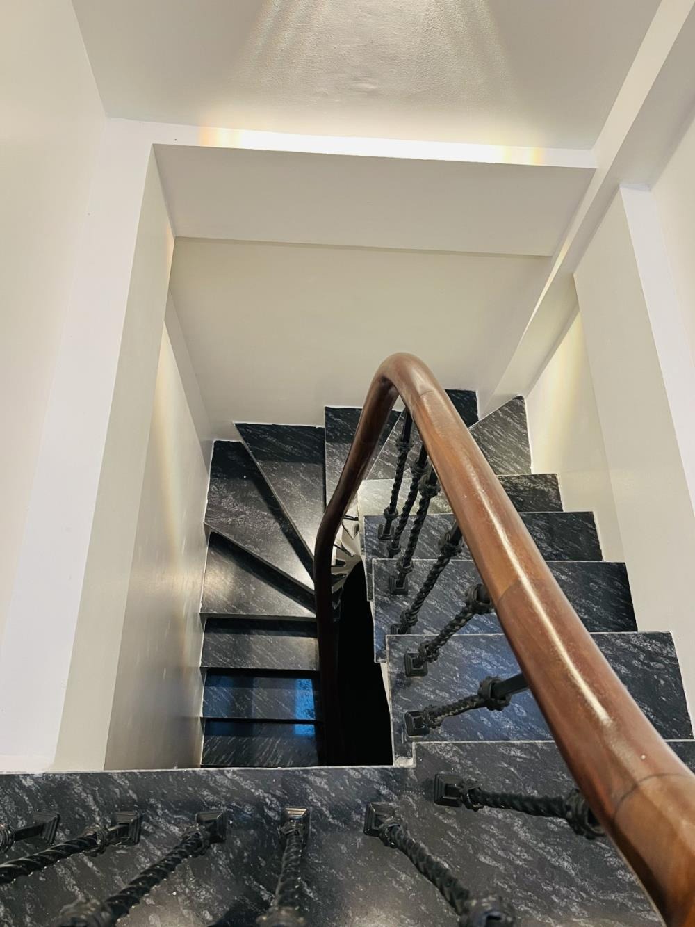 Bán nhà Times City - 5 Tầng, Thang Máy, Full Nội Thất - Giá Tốt