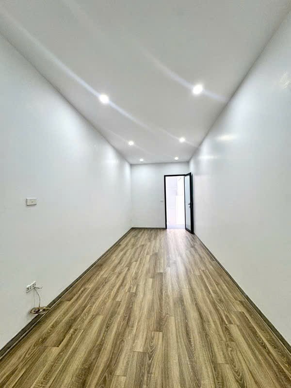 Nhà Ba Đình Giá Rẻ: 4.65 Tỷ - Vị Trí Đẹp, Tiện Ích Vô Vàn