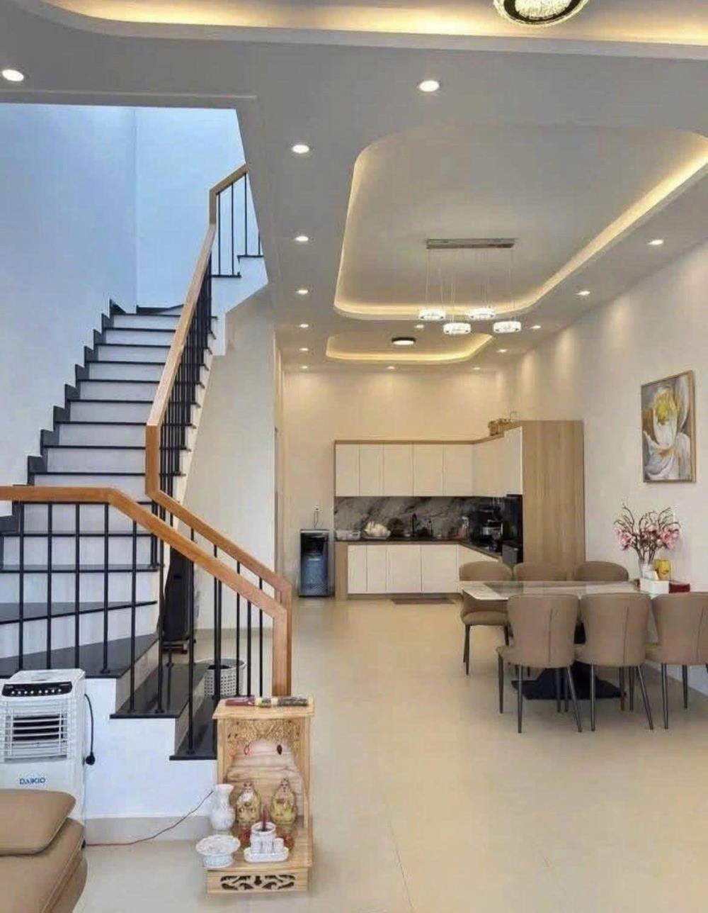 Bán nhà 1 trệt 1 lầu Củ Chi - 108m2, SHR, Gần Chợ, Trường Học