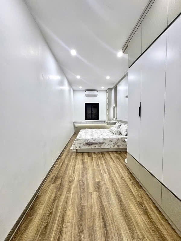 Nhà Ba Đình Giá Rẻ: 4.65 Tỷ - Vị Trí Đẹp, Tiện Ích Vô Vàn