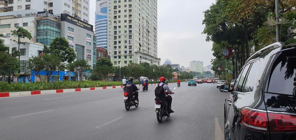Bán tòa nhà VP mặt phố Hoàng Quốc Việt - 133 tỷ - DT 270m2 - Vị trí đắc địa