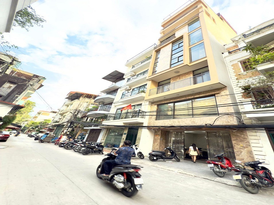 Bán Nhà Mặt Phố Quận Đống Đa - 9 Tầng, Kinh Doanh, Oto Tránh