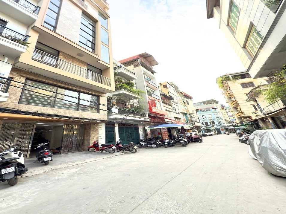 Bán Nhà Mặt Phố Quận Đống Đa - 9 Tầng, Kinh Doanh, Oto Tránh