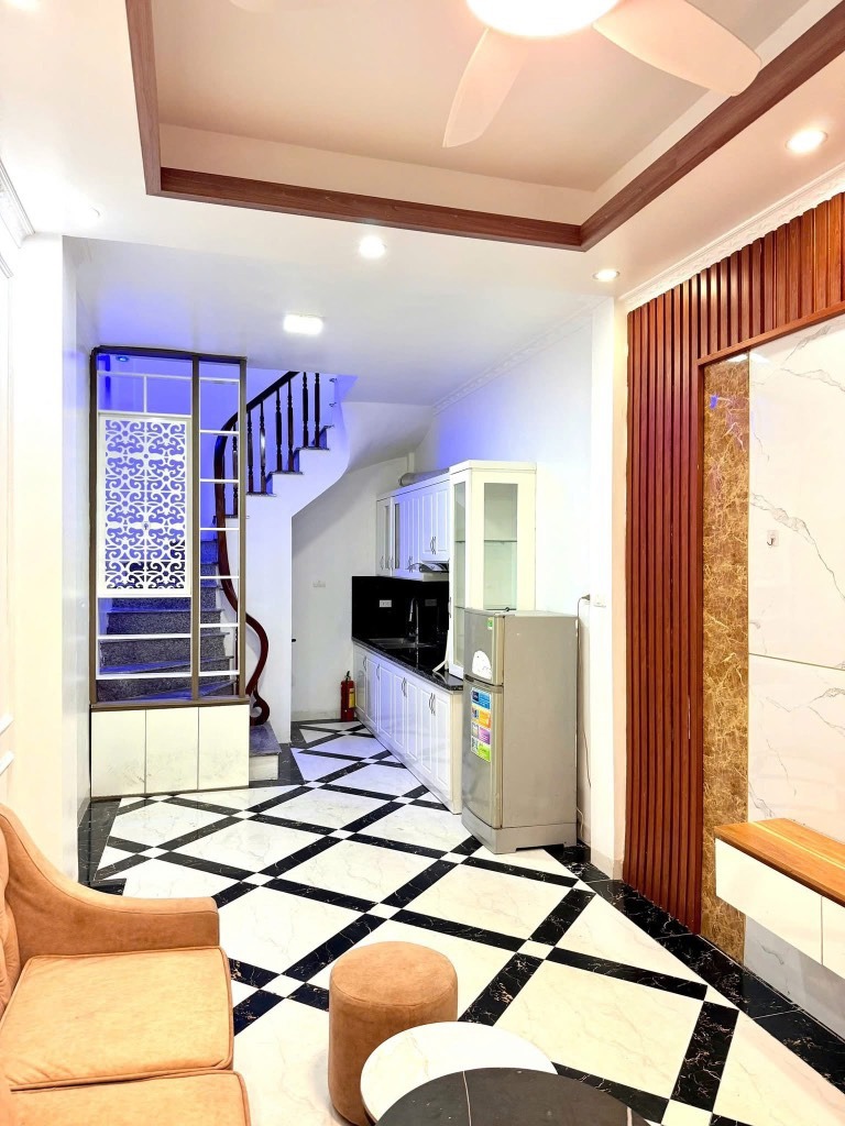 Bán nhà 5 tầng phường Cổ Nhuế: 31.1m² - Vị trí đẹp, tiện đi lại - Giá 6.6 tỷ
