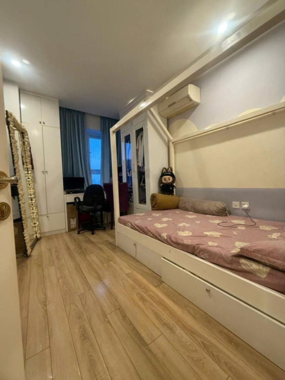 Bán nhà chung cư Thái Hà - View Hồ Hoàng Cầu - Full Nội Thất