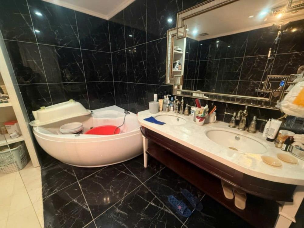 Bán nhà chung cư Thái Hà - View Hồ Hoàng Cầu - Full Nội Thất