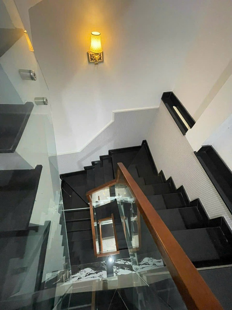 Nhà phố Phú Nhuận 36m2, 3 Lầu, Nở Hậu, Gần Mặt Tiền - 7.6 Tỷ