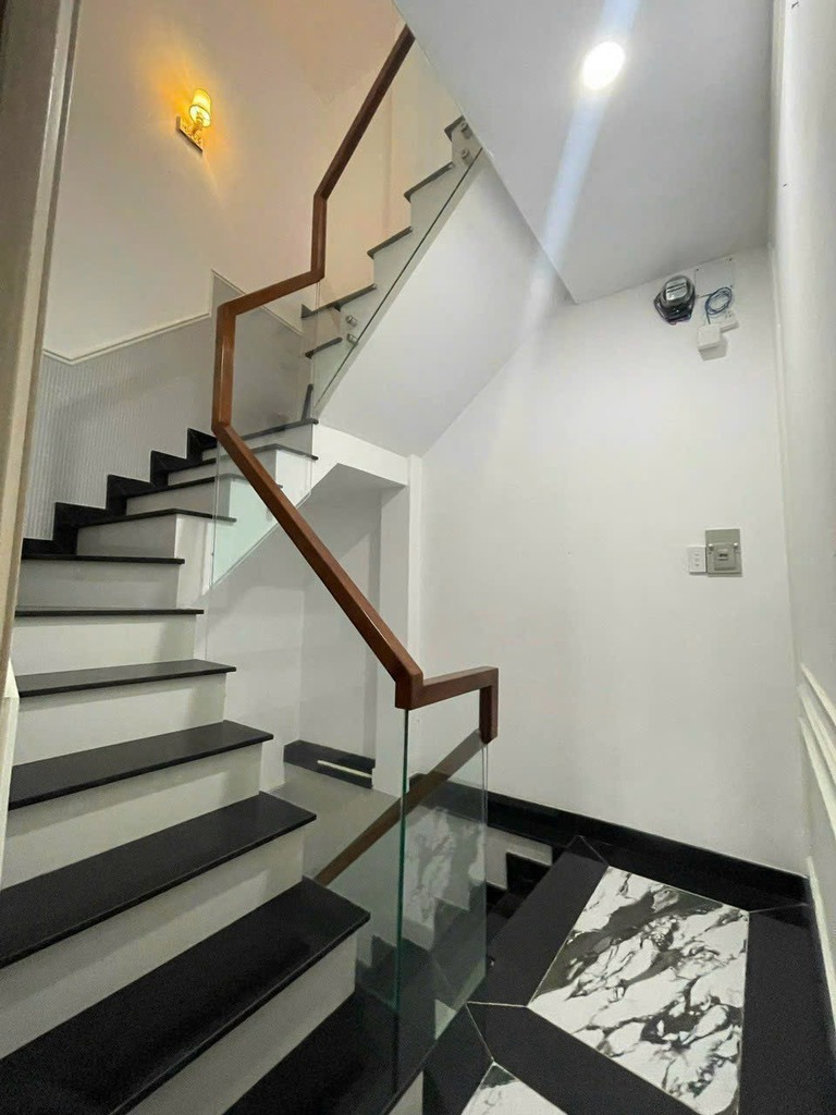 Nhà phố Phú Nhuận 36m2, 3 Lầu, Nở Hậu, Gần Mặt Tiền - 7.6 Tỷ