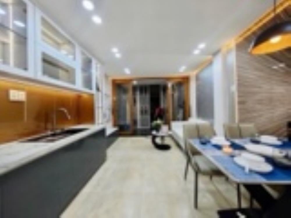 Nhà Phan Xích Long 3 Tầng, 32m² - Giá 6.65 Tỷ - Vị Trí Đắc Địa