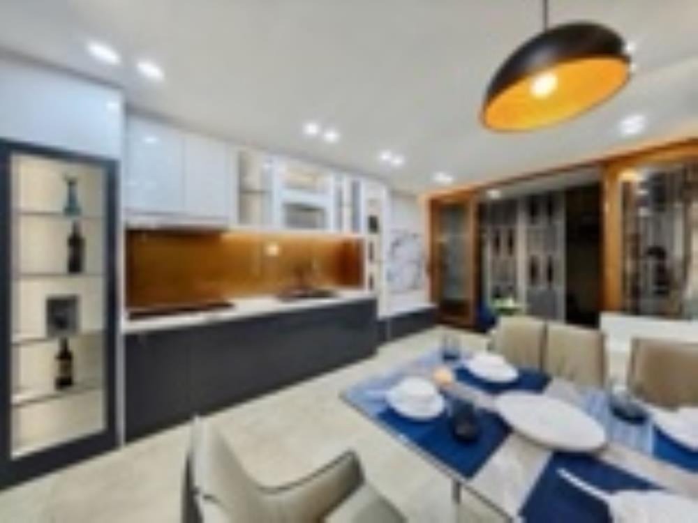 Nhà Phan Xích Long 3 Tầng, 32m² - Giá 6.65 Tỷ - Vị Trí Đắc Địa