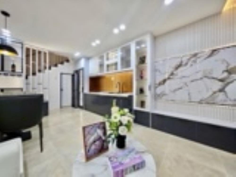 Nhà Phan Xích Long 3 Tầng, 32m² - Giá 6.65 Tỷ - Vị Trí Đắc Địa