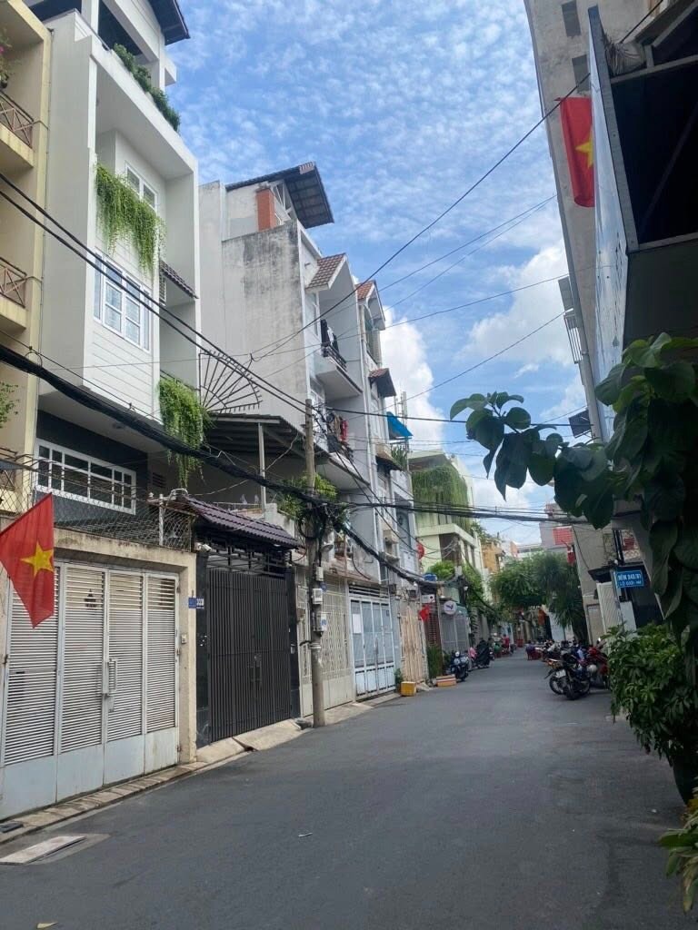Hot bán nhà đẹp 4 tầng, xe hơi, Trần Quang Diệu, 50m2, 9.2 tỷ
