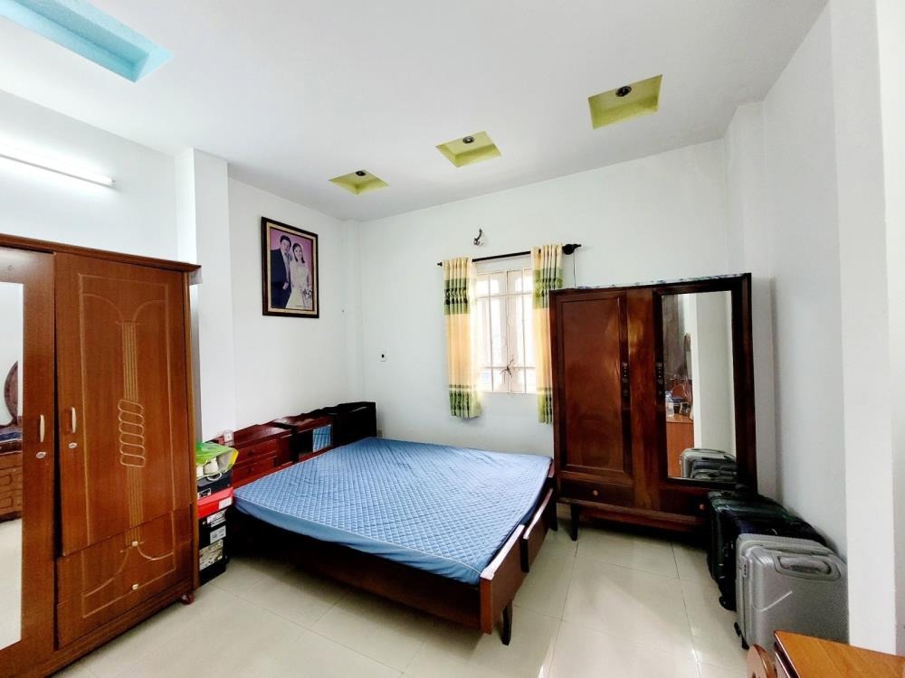Bán Nhà 4 Tầng, Hoàng Diệu 2, Thủ Đức - 72m2, Giá 8.3 Tỷ