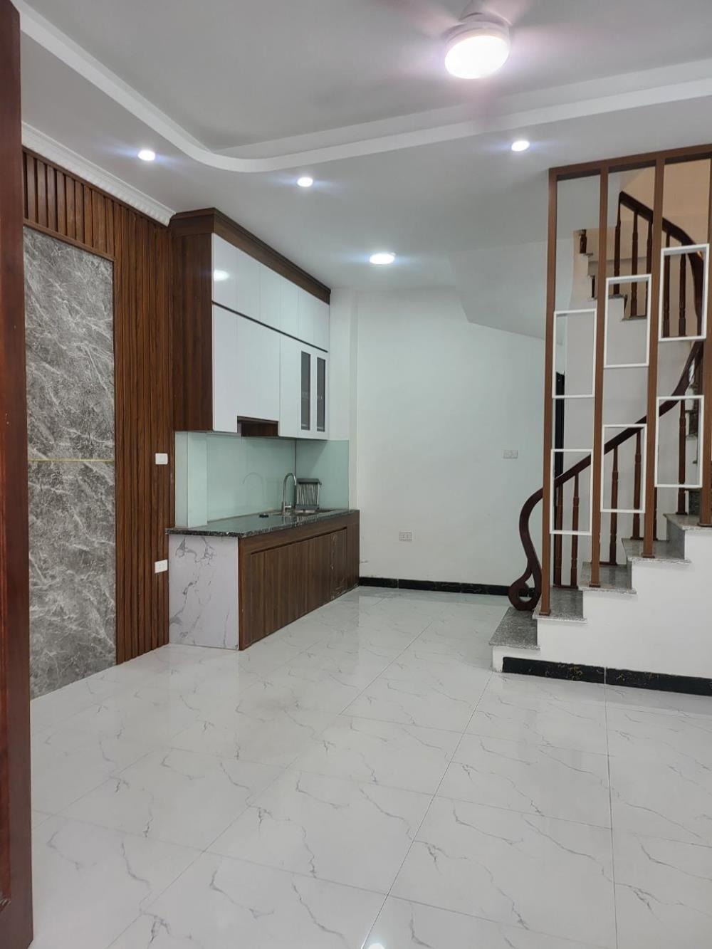 Bán nhà 5 tầng, full tiện ích - Vị trí đẹp, an ninh tốt