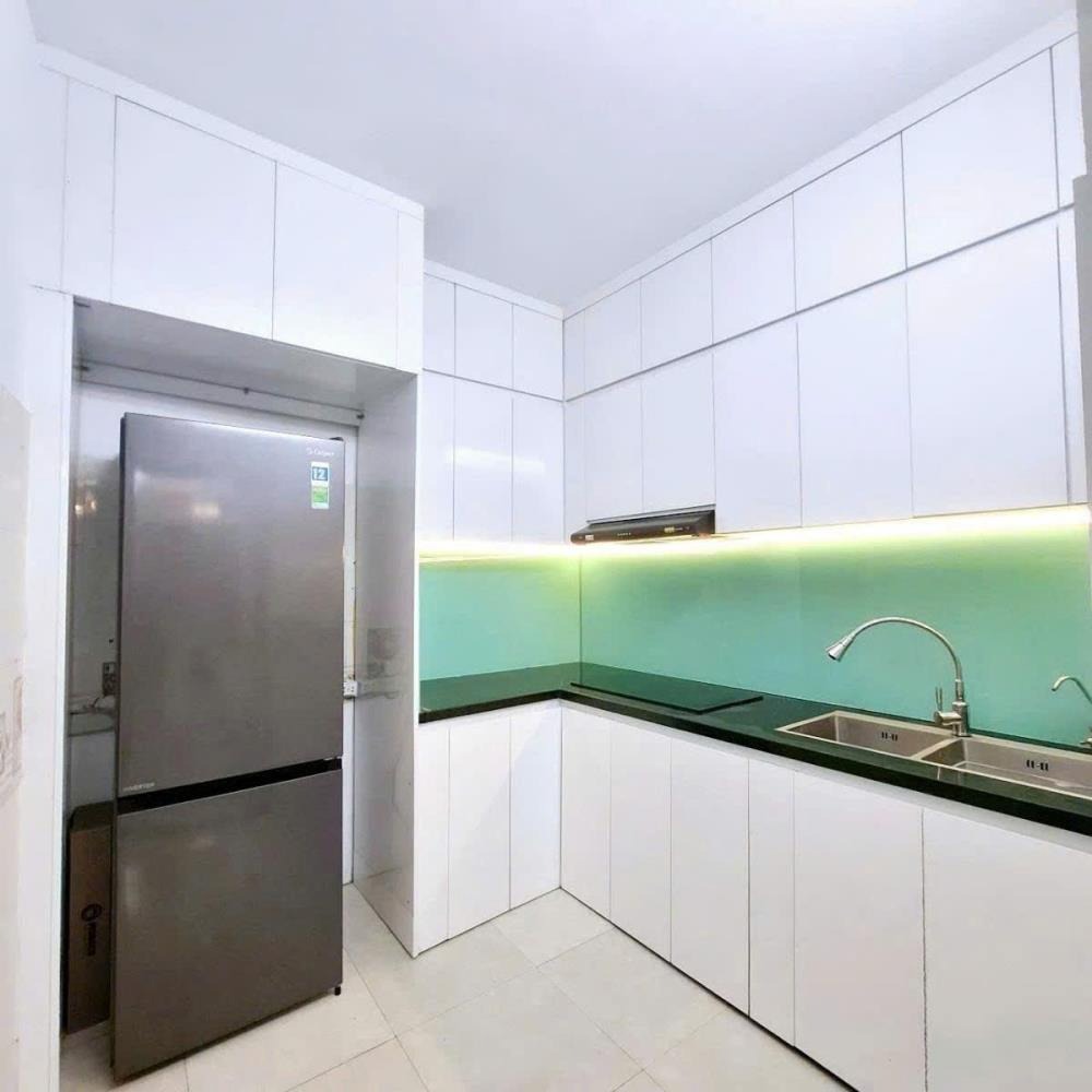 Nhà đất hiếm Hoàng Mai: 39m2x5T, Full Nội Thất, Giá 6 Tỷ - Gần Đền Lừ