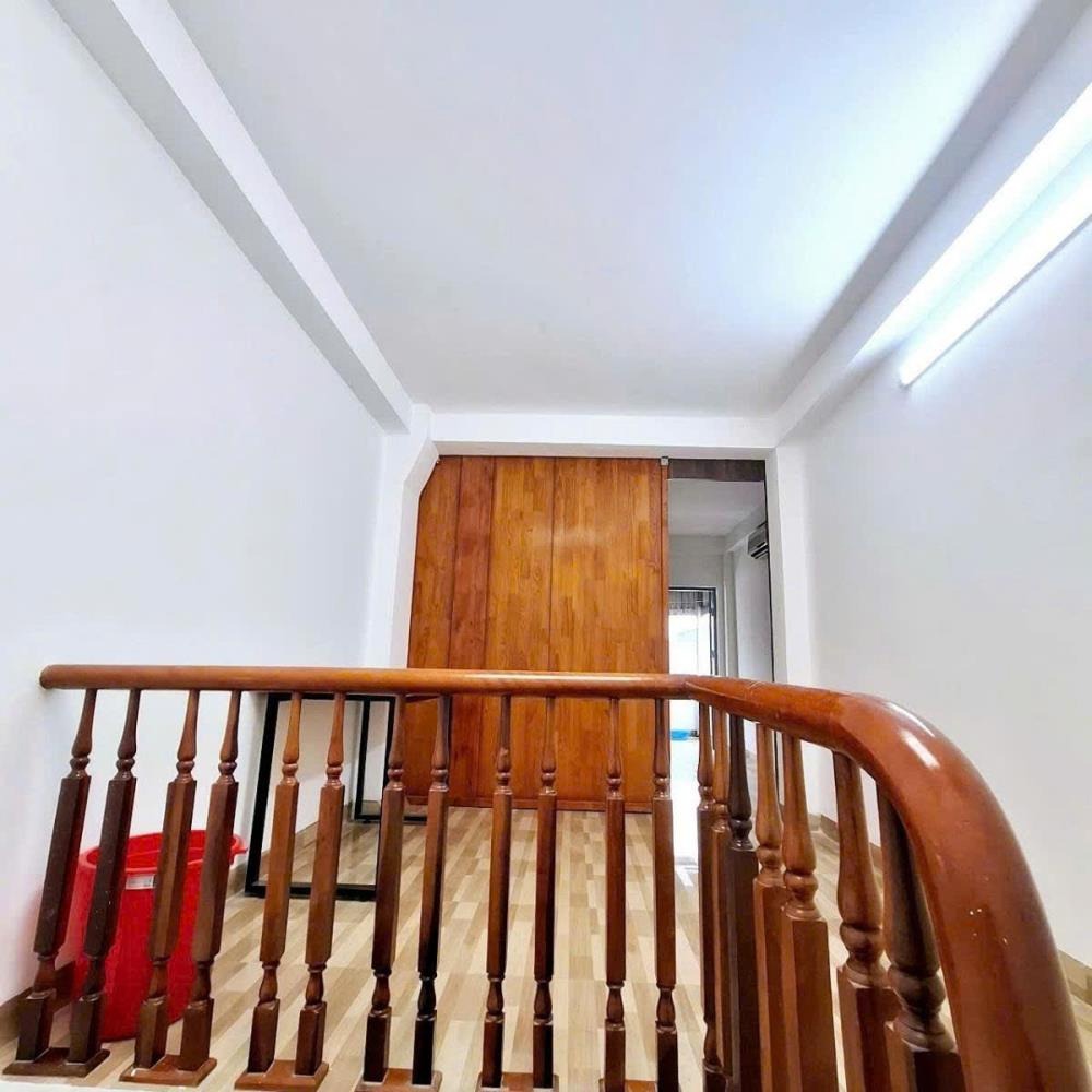 Nhà đất hiếm Hoàng Mai: 39m2x5T, Full Nội Thất, Giá 6 Tỷ - Gần Đền Lừ