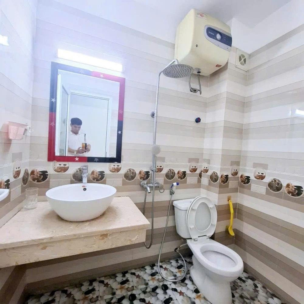 Nhà đất hiếm Hoàng Mai: 39m2x5T, Full Nội Thất, Giá 6 Tỷ - Gần Đền Lừ