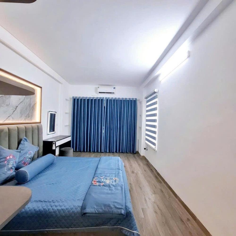 Nhà đất hiếm Hoàng Mai: 39m2x5T, Full Nội Thất, Giá 6 Tỷ - Gần Đền Lừ
