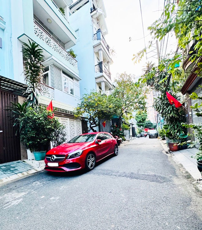 Nhà Mặt Tiền 4 Tầng Tân Bình: 4.6x15m, Giá Tốt - Tuấn 0907980602