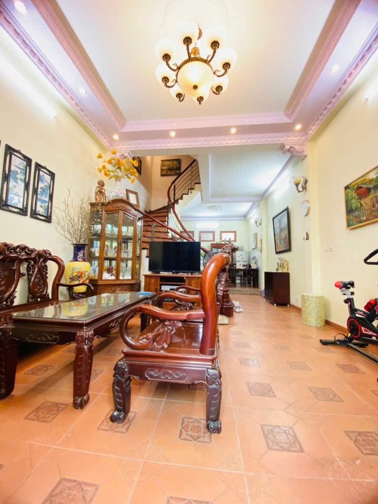 Phân Lô Xuân Thủy - Cầu Giấy: 40m x 5T, Ô Tô Tránh, Giá Tốt