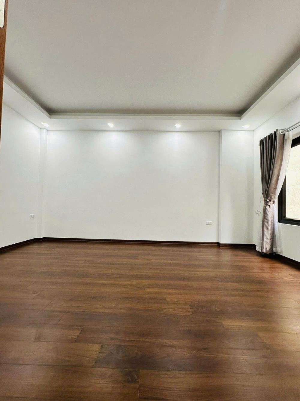 Nhà Mới Xây 100% - Vị Trí Đắc Địa - Kinh Doanh/Ở - Giá Tốt