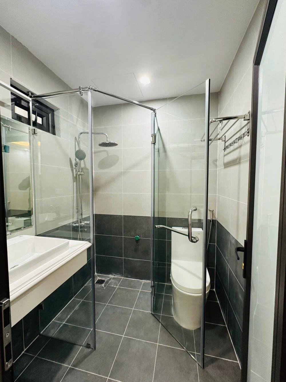 Nhà Mới Xây 100% - Vị Trí Đắc Địa - Kinh Doanh/Ở - Giá Tốt