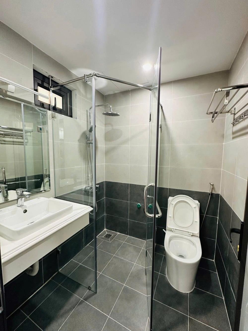 Nhà Mới Xây 100% - Vị Trí Đắc Địa - Kinh Doanh/Ở - Giá Tốt