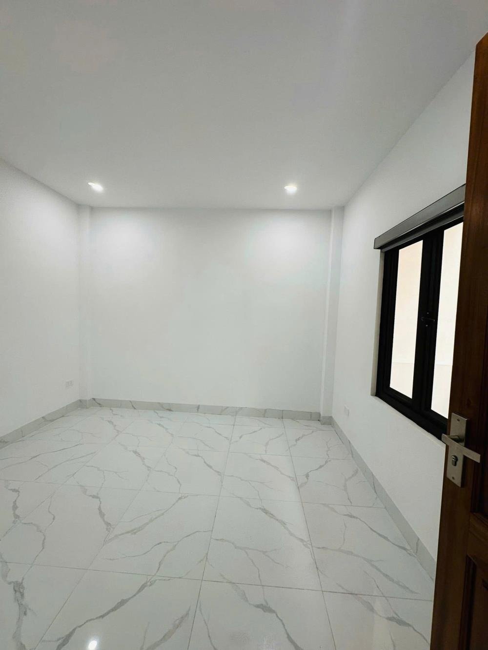 Nhà Mới Xây 100% - Vị Trí Đắc Địa - Kinh Doanh/Ở - Giá Tốt