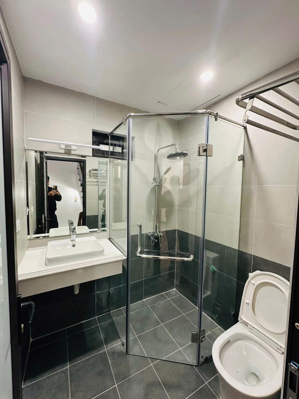 Nhà Mới Xây 100% - Vị Trí Đắc Địa - Kinh Doanh/Ở - Giá Tốt