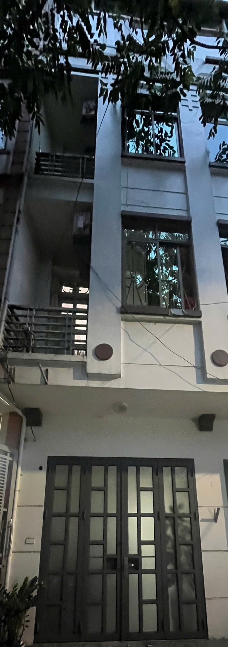 Cho Thuê Nhà Cầu Giấy - 48m2 - 3 Tầng - Ô Tô Đỗ Cửa - 22 Triệu