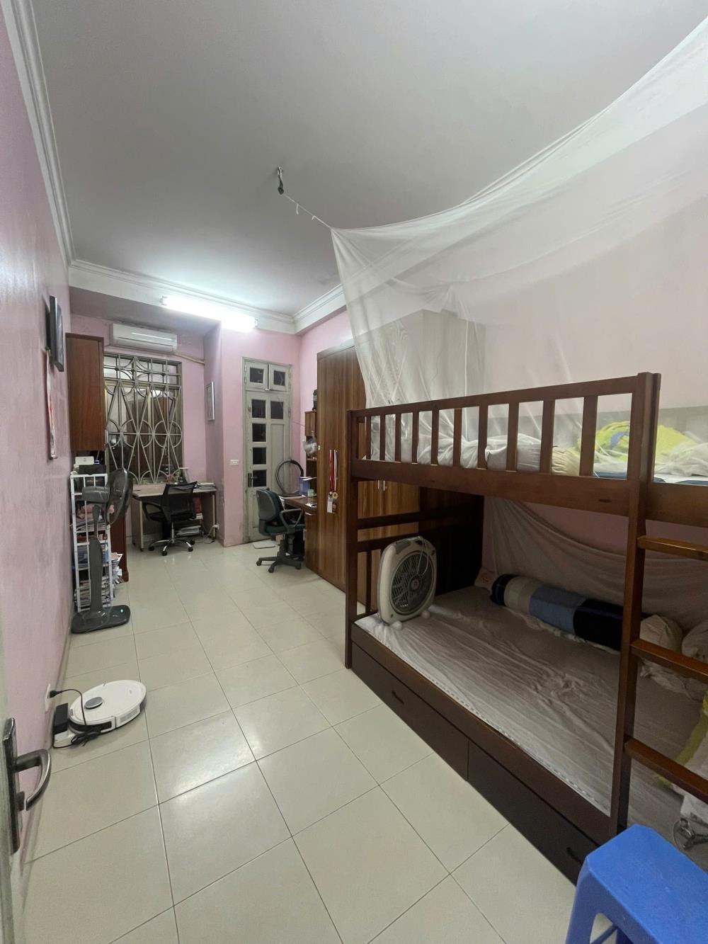 Cho Thuê Nhà Cầu Giấy - 48m2 - 3 Tầng - Ô Tô Đỗ Cửa - 22 Triệu