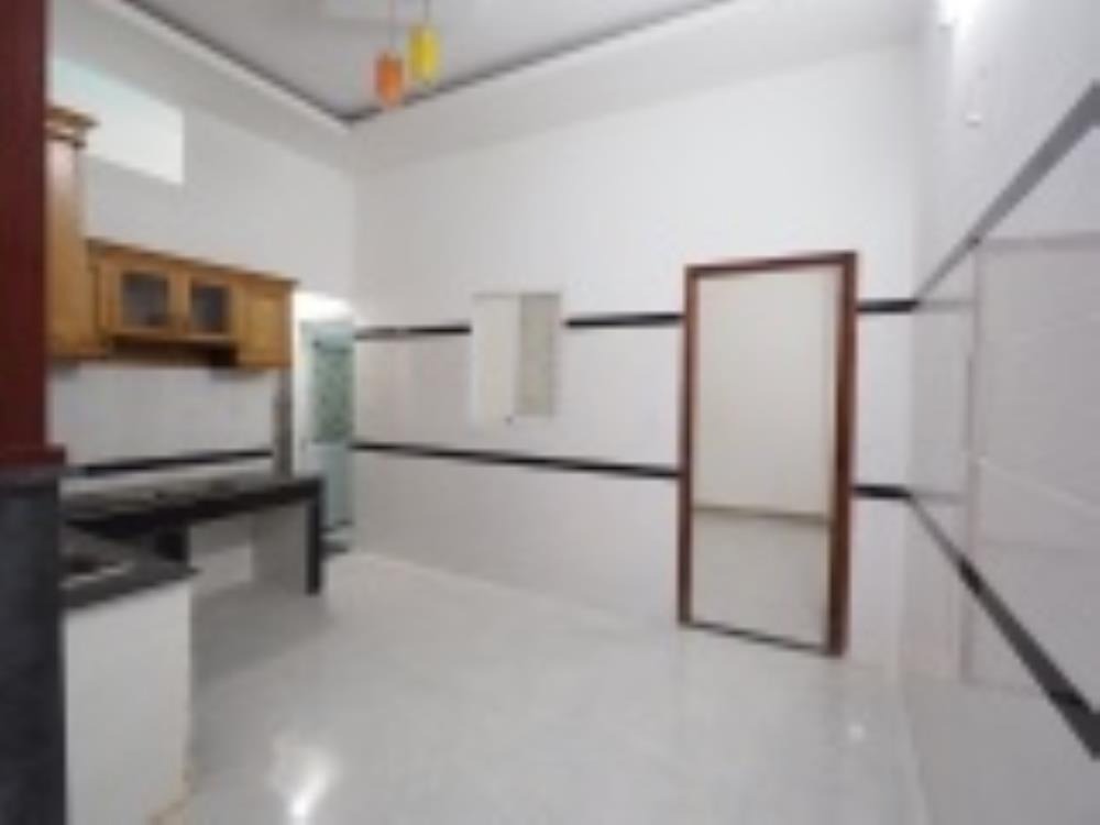 Nhà Bán Gấp - Nhà Mới 2 Tầng, 3 Phòng Ngủ, Nở Hậu Đẹp