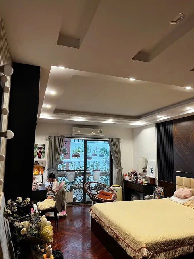 Bán Nhà Phố Thái Hà 52m2 x 6 Tầng, Thang Máy, Ô Tô Đỗ Cửa - 20.5 Tỷ