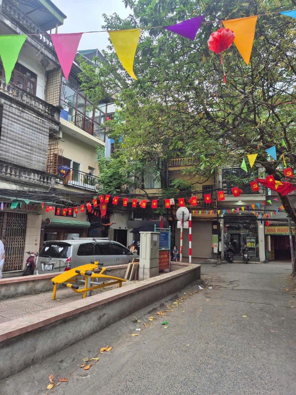 Bán đất tặng nhà Hà Nội: Lô góc đẹp, 30m2, MT 4.2m, gần Hồ Linh Quang, Đống Đa