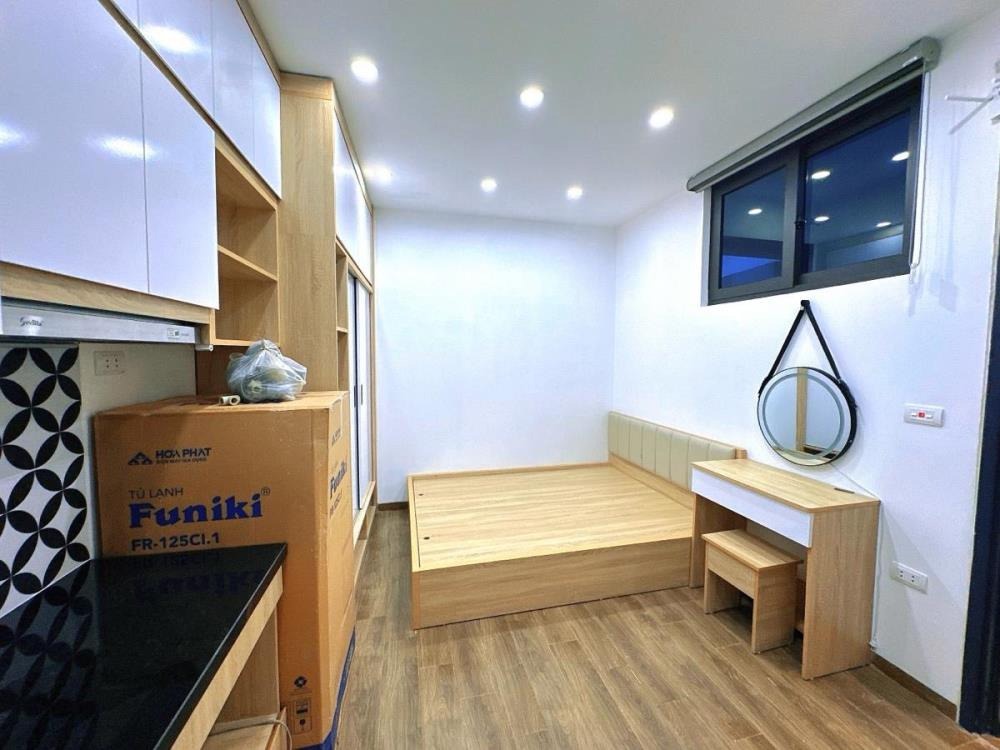Bán nhà Lạc Long Quân 7 tầng thang máy, 49m² - Đầu tư sinh lời cao