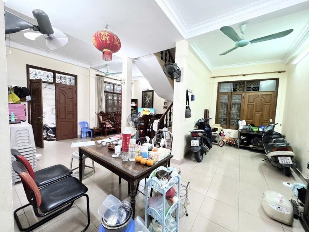 Nhà đẹp Quốc Tử Giám: Lô góc 63m2, 4 tầng, gần ô tô, 2 phút lên Văn Miếu