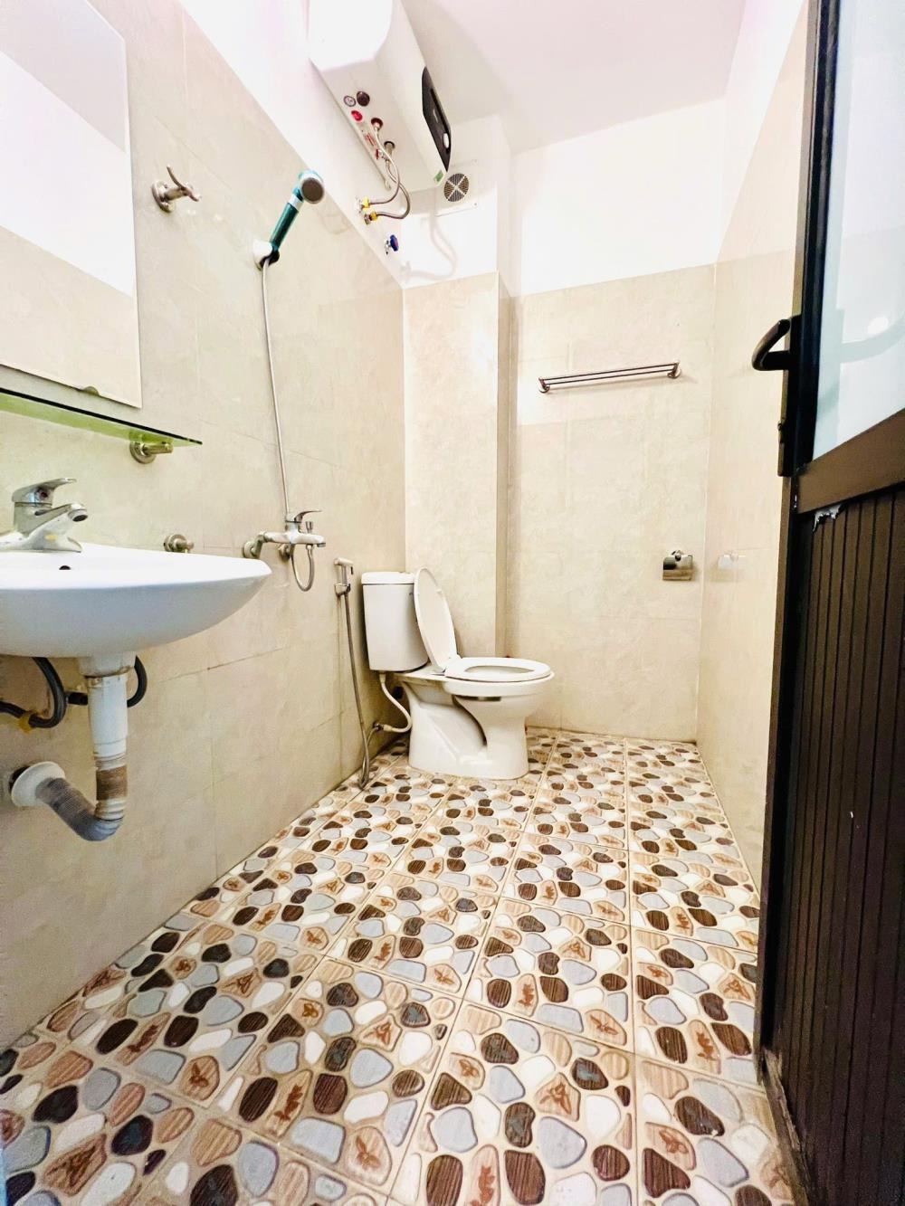 Bán nhà 5 tầng Hà Đông - Vị trí đắc địa, Giá Tốt - 0979181188