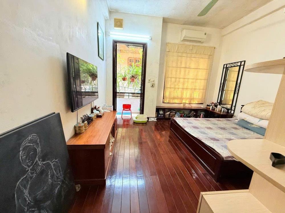 Siêu phẩm nhà phố 5 tầng, 2 mặt thoáng Cầu Giấy - Giá Tốt