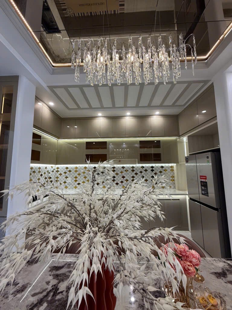 Bán nhà phố Quận 7 - 80m² - 4PN - 18.6 tỷ - Vị trí đắc địa