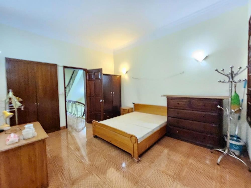 Nhà Đẹp Đống Đa 77m² - Ngõ Thông - Ô Tô Vào - 21 Tỷ