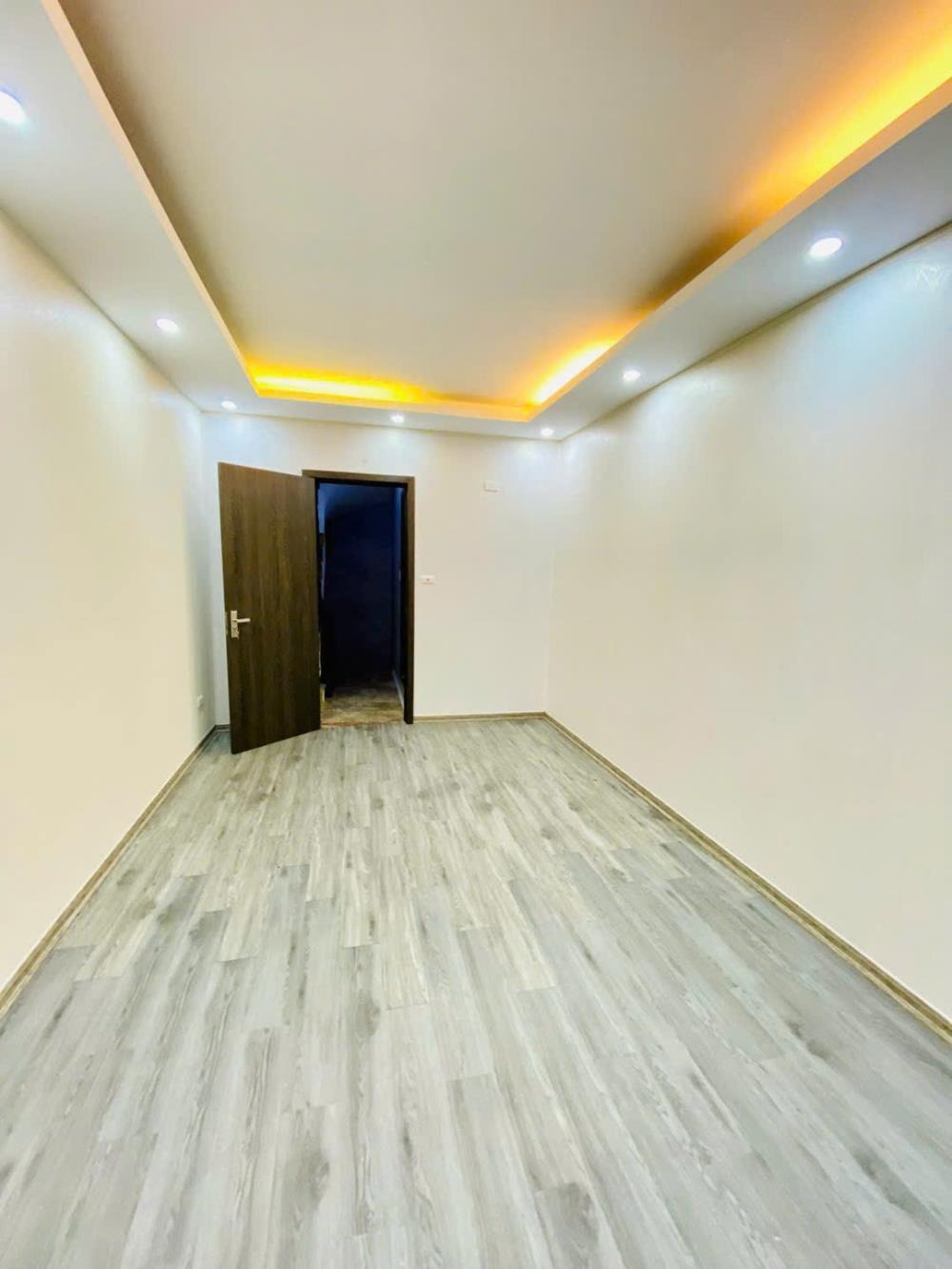 Siêu phẩm nhà phố Đống Đa 6 tầng - Mặt tiền kinh doanh - Ô tô tránh