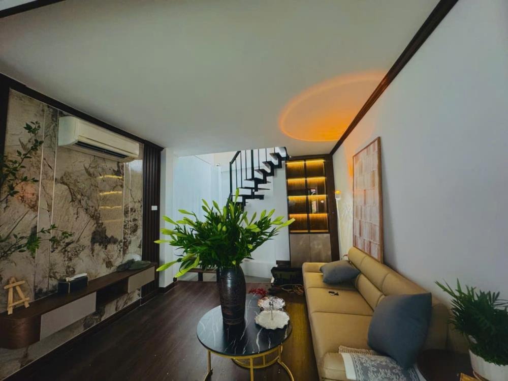 Nhà Thái Hà - Đống Đa - Hà Nội: Vị trí VIP, Ô Tô Đỗ Cửa, Kinh Doanh Đỉnh Cao