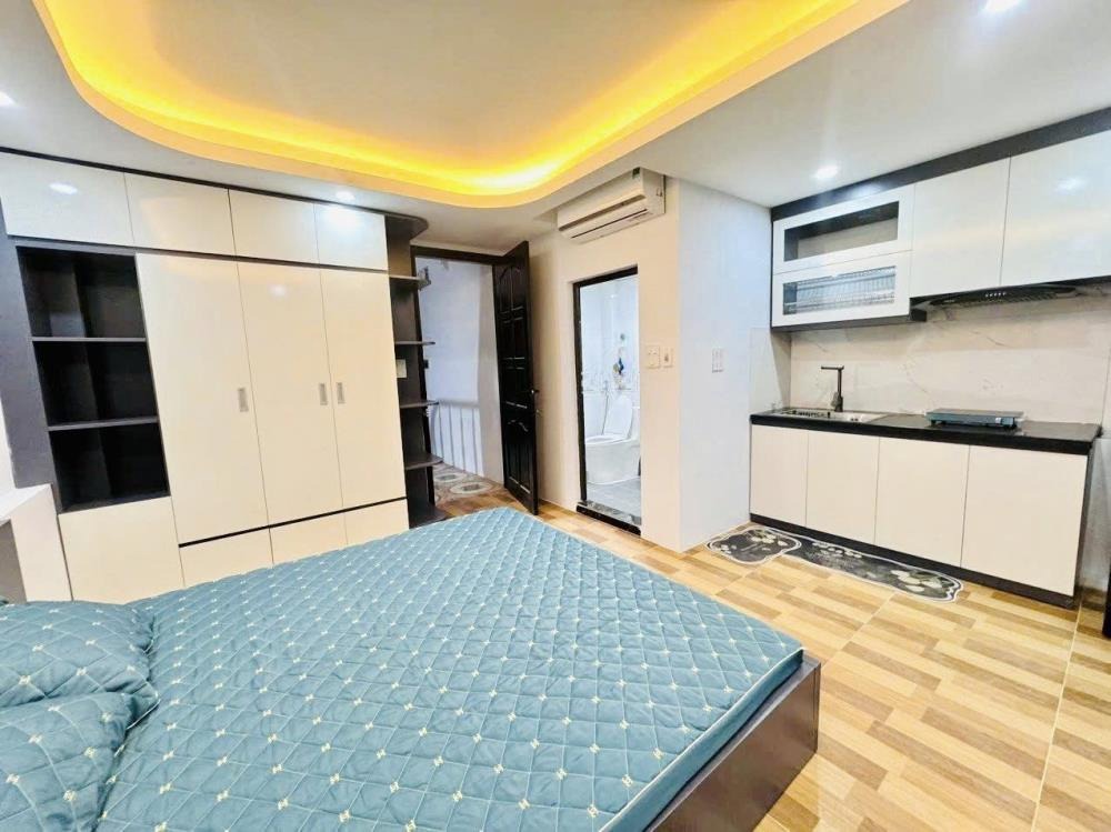 Nhà 8 Phòng Cho Thuê, Vị Trí Vàng Cầu Giấy - Lợi Nhuận 40 Triệu/Tháng