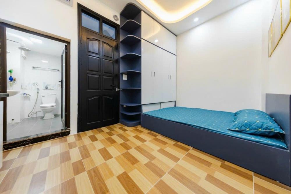 Nhà 8 Phòng Cho Thuê, Vị Trí Vàng Cầu Giấy - Lợi Nhuận 40 Triệu/Tháng