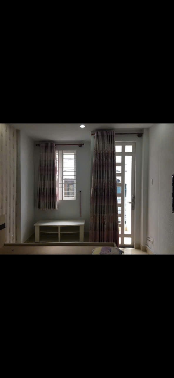 Bán nhà/Cho thuê Quận 1: Nhà đẹp, vị trí trung tâm, tiện ích đầy đủ