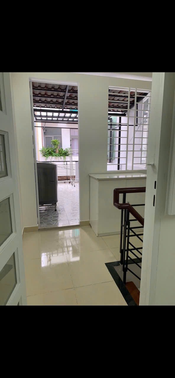 Bán nhà/Cho thuê Quận 1: Nhà đẹp, vị trí trung tâm, tiện ích đầy đủ