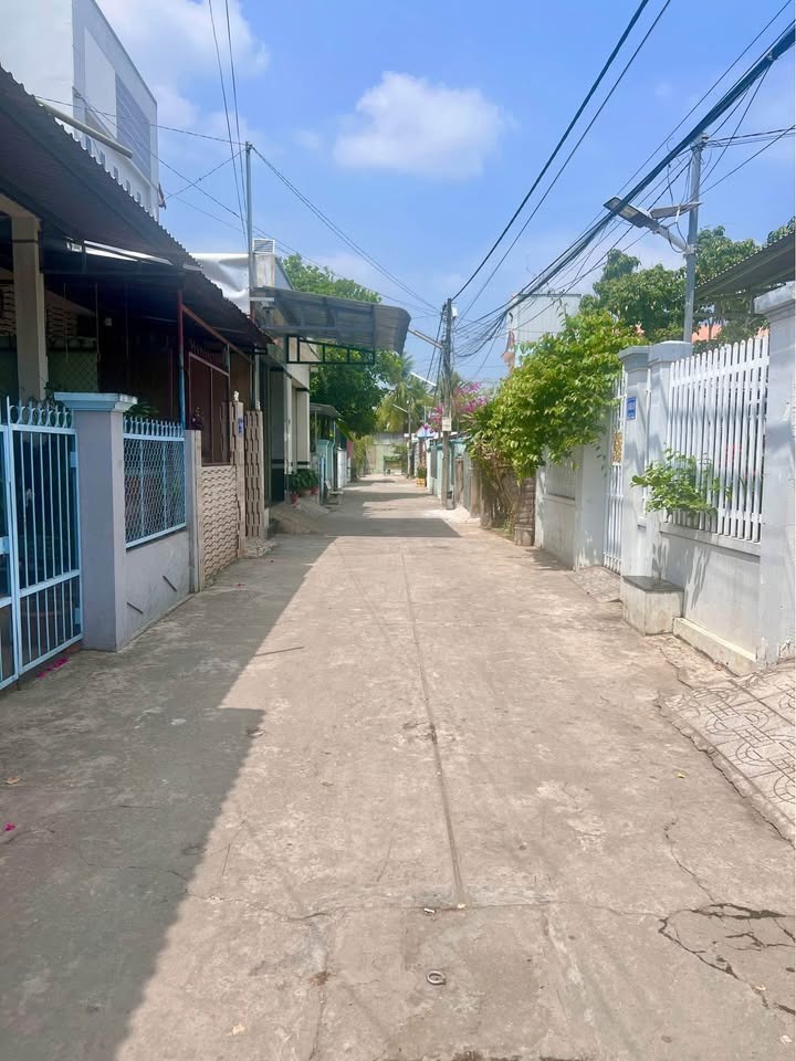Bán Gấp Nhà Tân Phú Trung, Củ Chi: 90m2, SHR, Giá 710tr